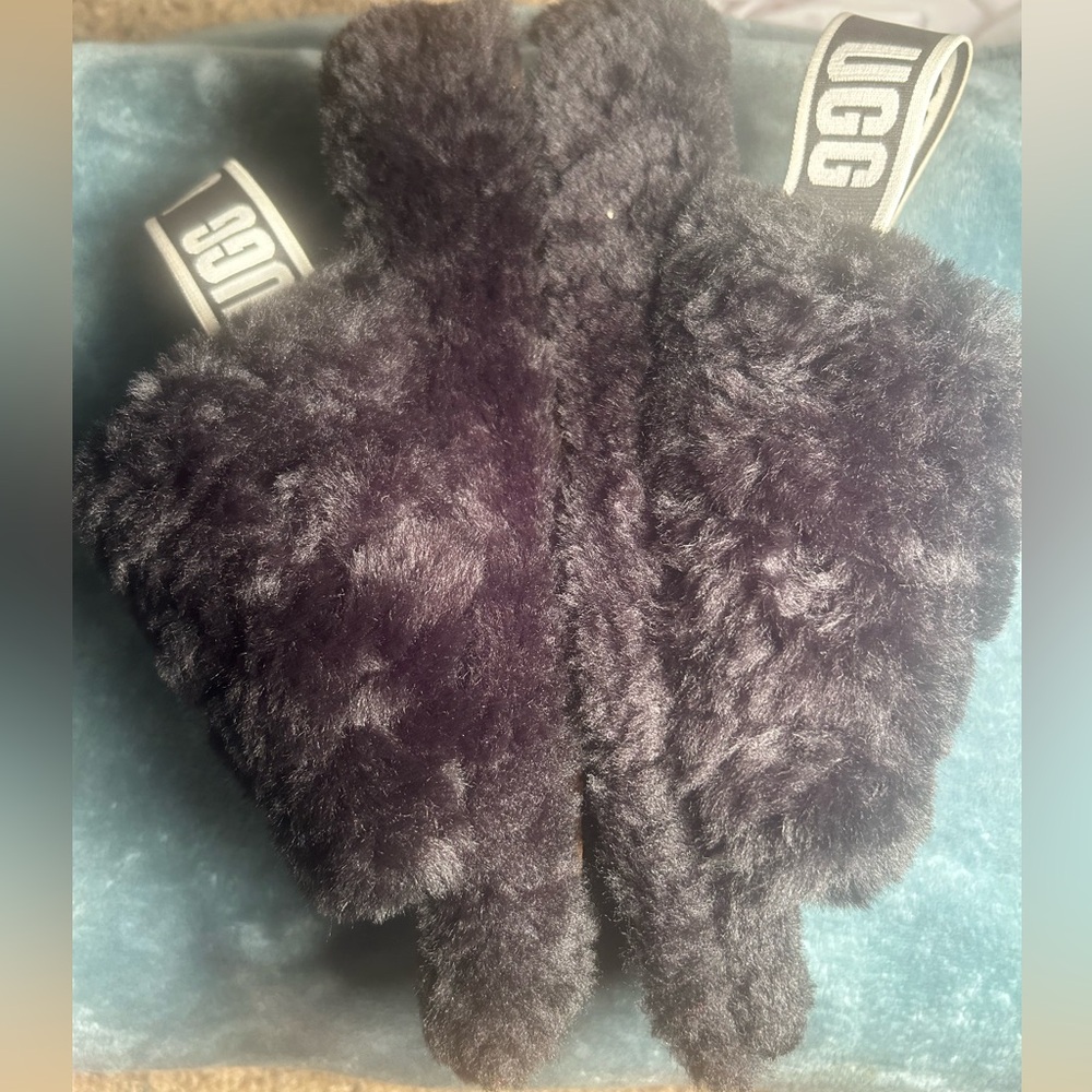 UGG shoes for women - Picture 2 of 5